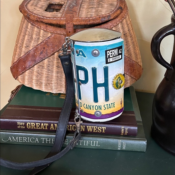 VINTAGE Arizona License Plate Crossbody Bag - Picture 3 of 9